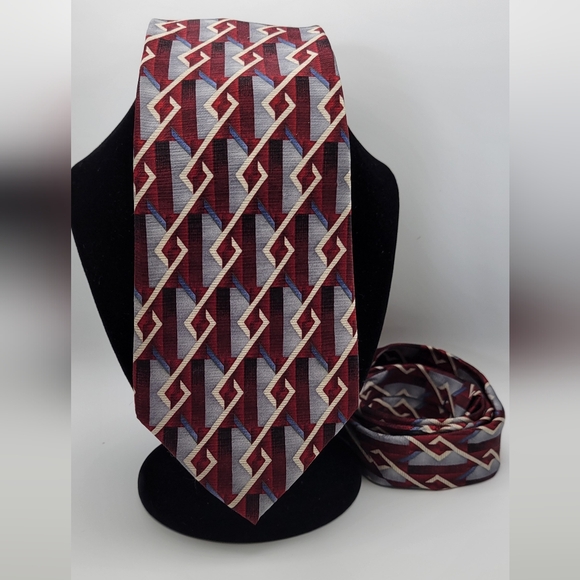 Louis Feraud Red and Gray Geometric Silk Tie - Picture 1 of 3